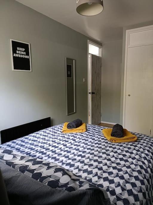 Location! 2 Bed Centre With Free Parking Appartement *