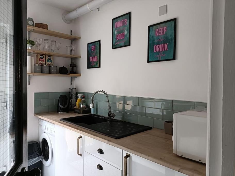 Appartement Location! 2 Bed Centre With Free Parking