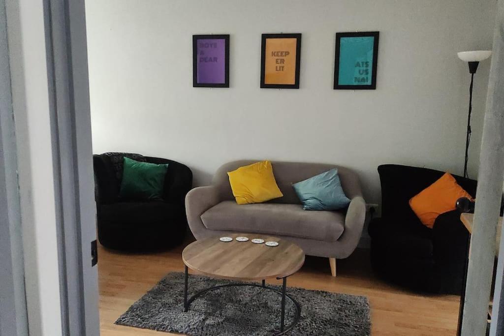 Appartement Location! 2 Bed Centre With Free Parking *